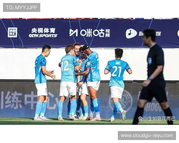 深圳队穷到不发工资？球员光脚拼搏，精神力量铸就逆袭奇迹